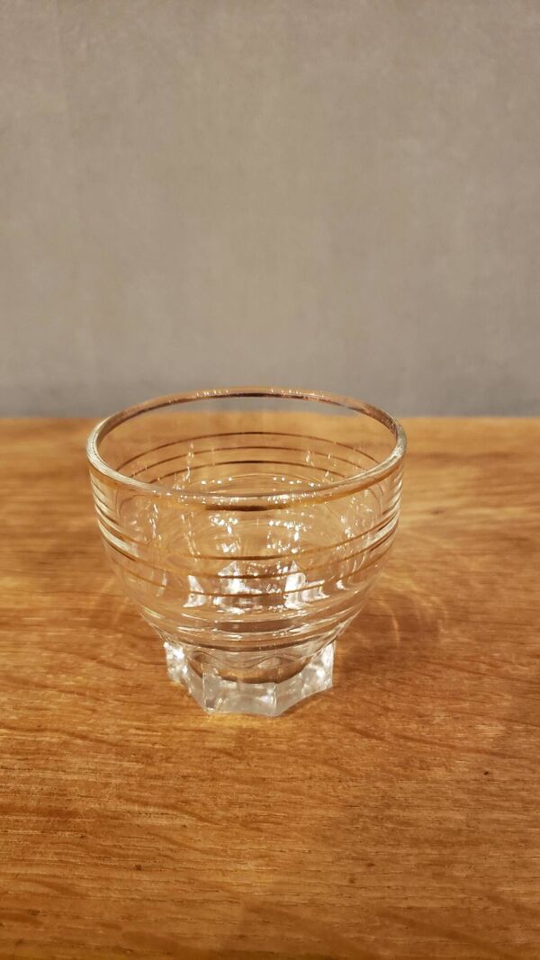 18 verres vintage pied étoile liseré doré