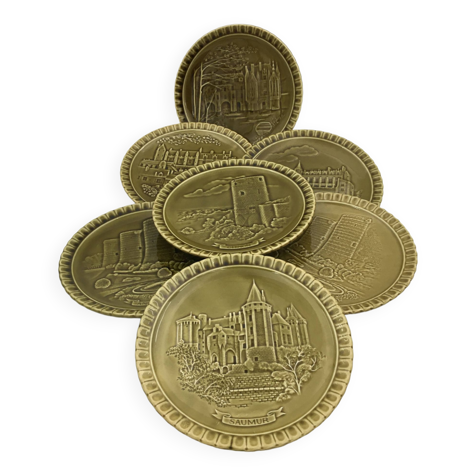 Gien earthenware plates “Châteaux de la Loire” – 1970s