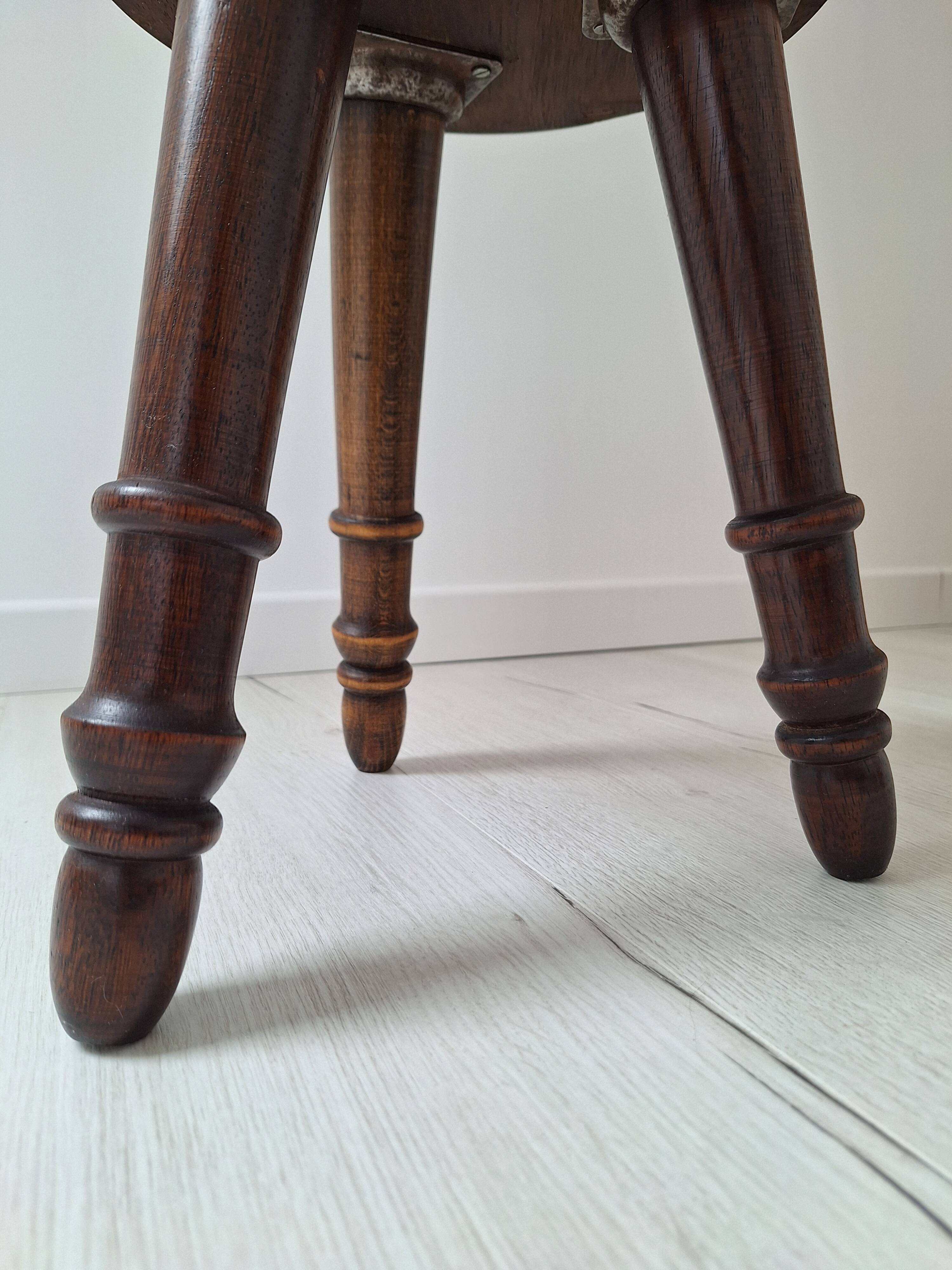 Vintage tripod stool