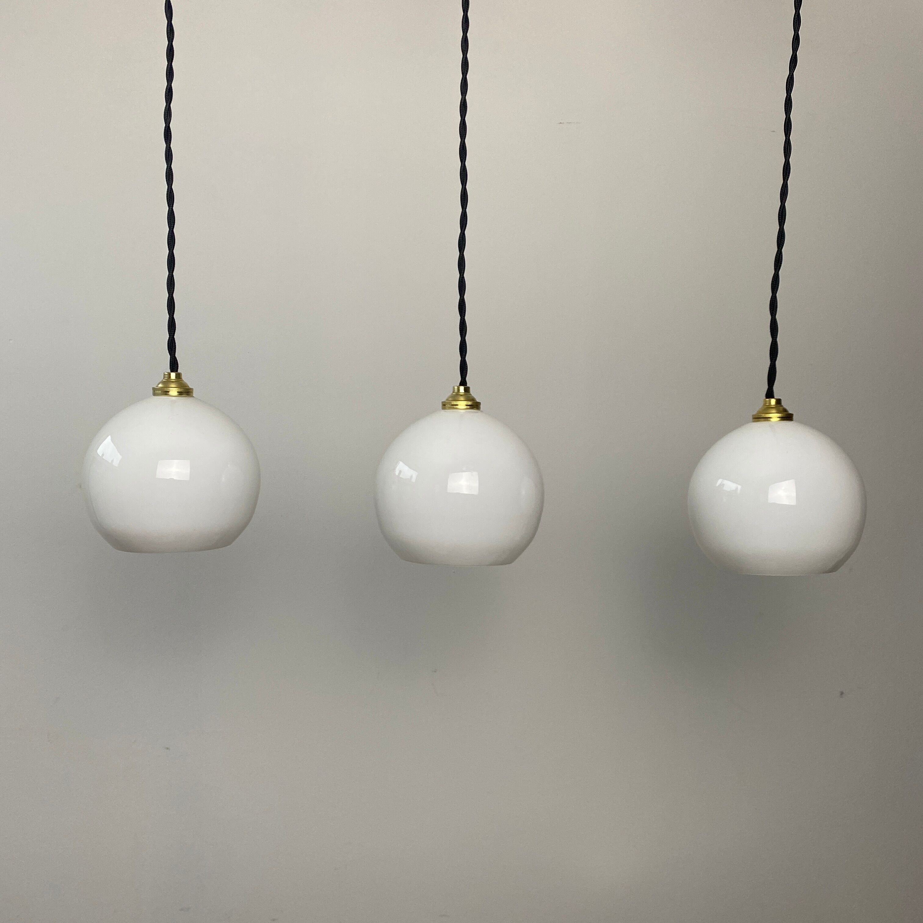 LOT 3 OLD VINTAGE OPALINE SUSPENSIONS