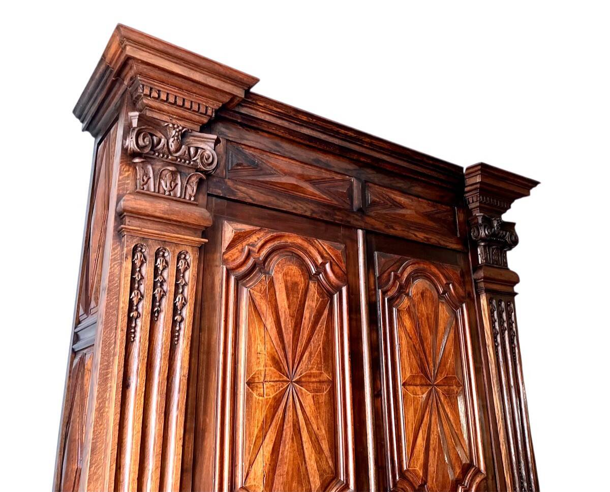 Entrance wardrobe in oak and walnut