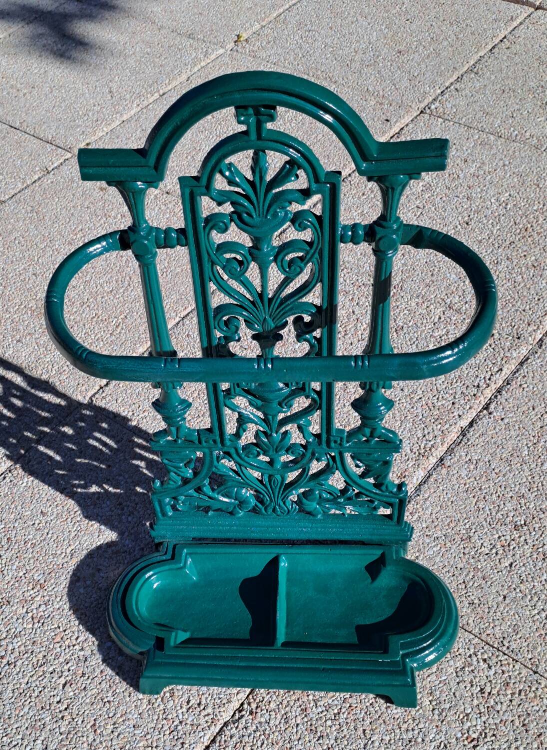 Cast iron umbrella stand