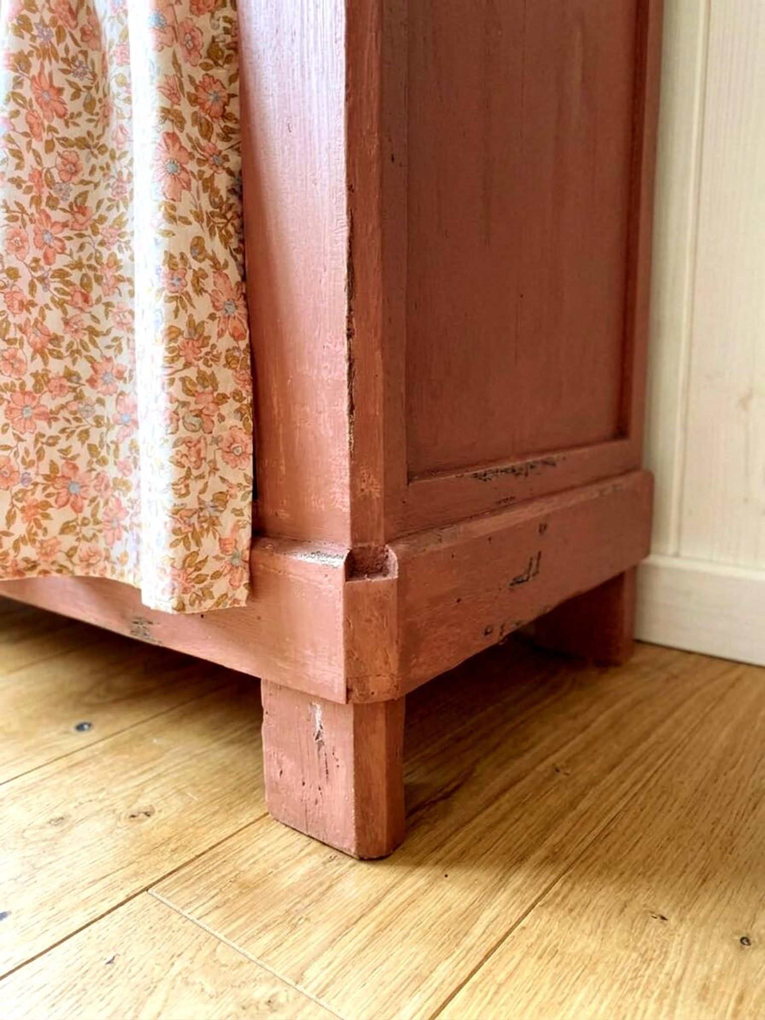 Very terracotta curtain