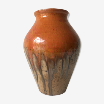 Flamed sandstone vase