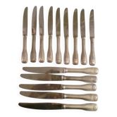 Service de 5 couteaux de table /9 couteaux a dessert en met.argente mod.coquille