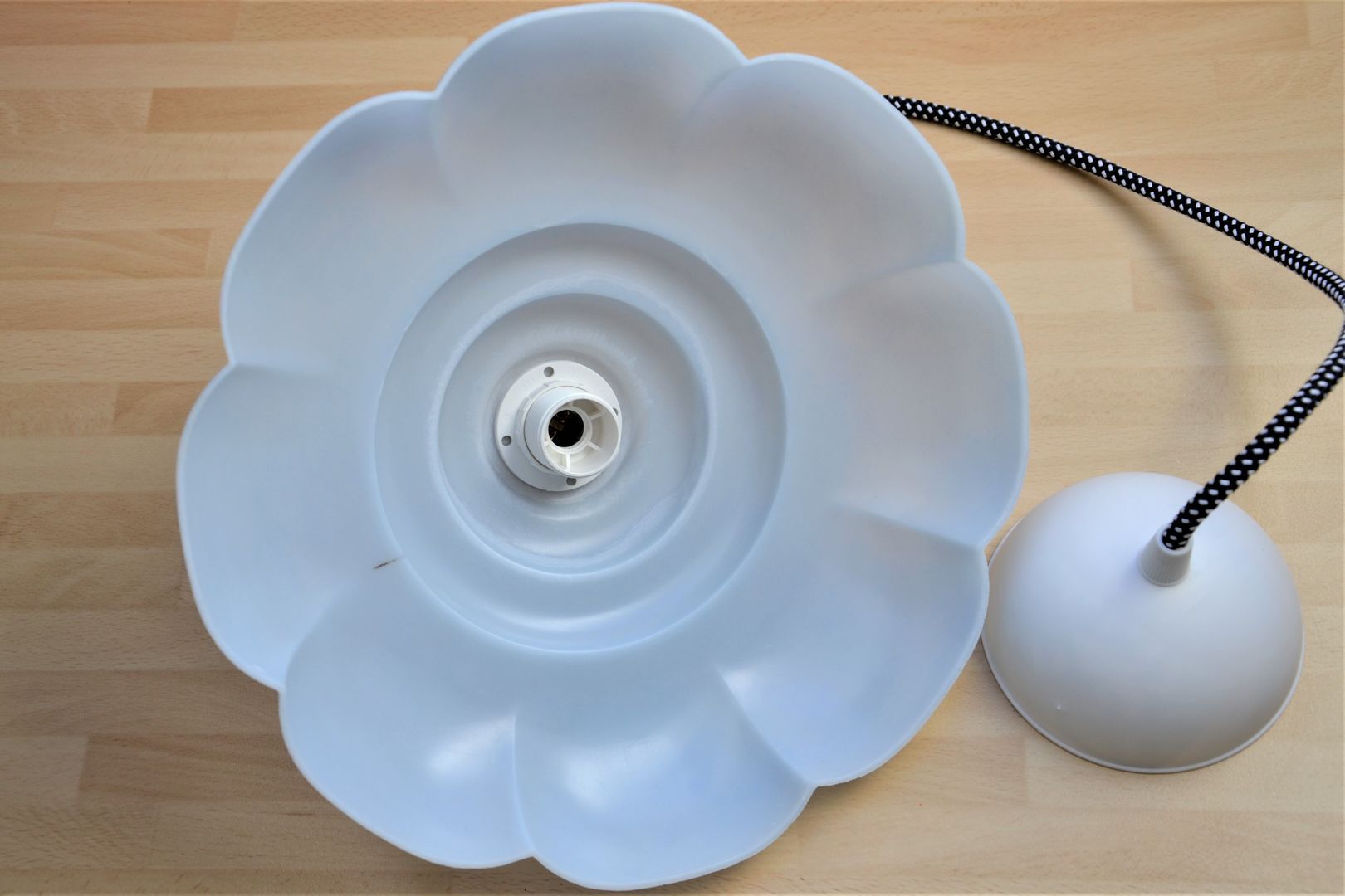 Blue suspension shaped flower and socket E14