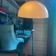 Lampadaire vintage avec abat-jour champignon blanc
