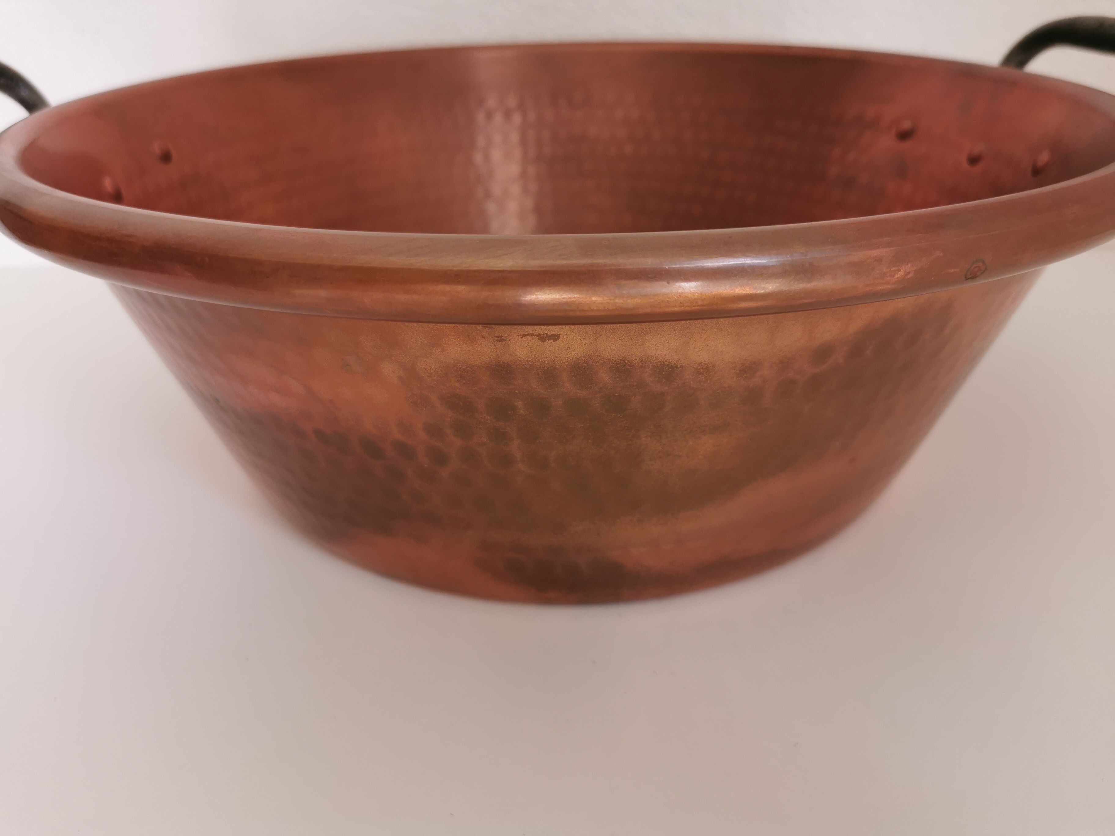 Copper jam basin