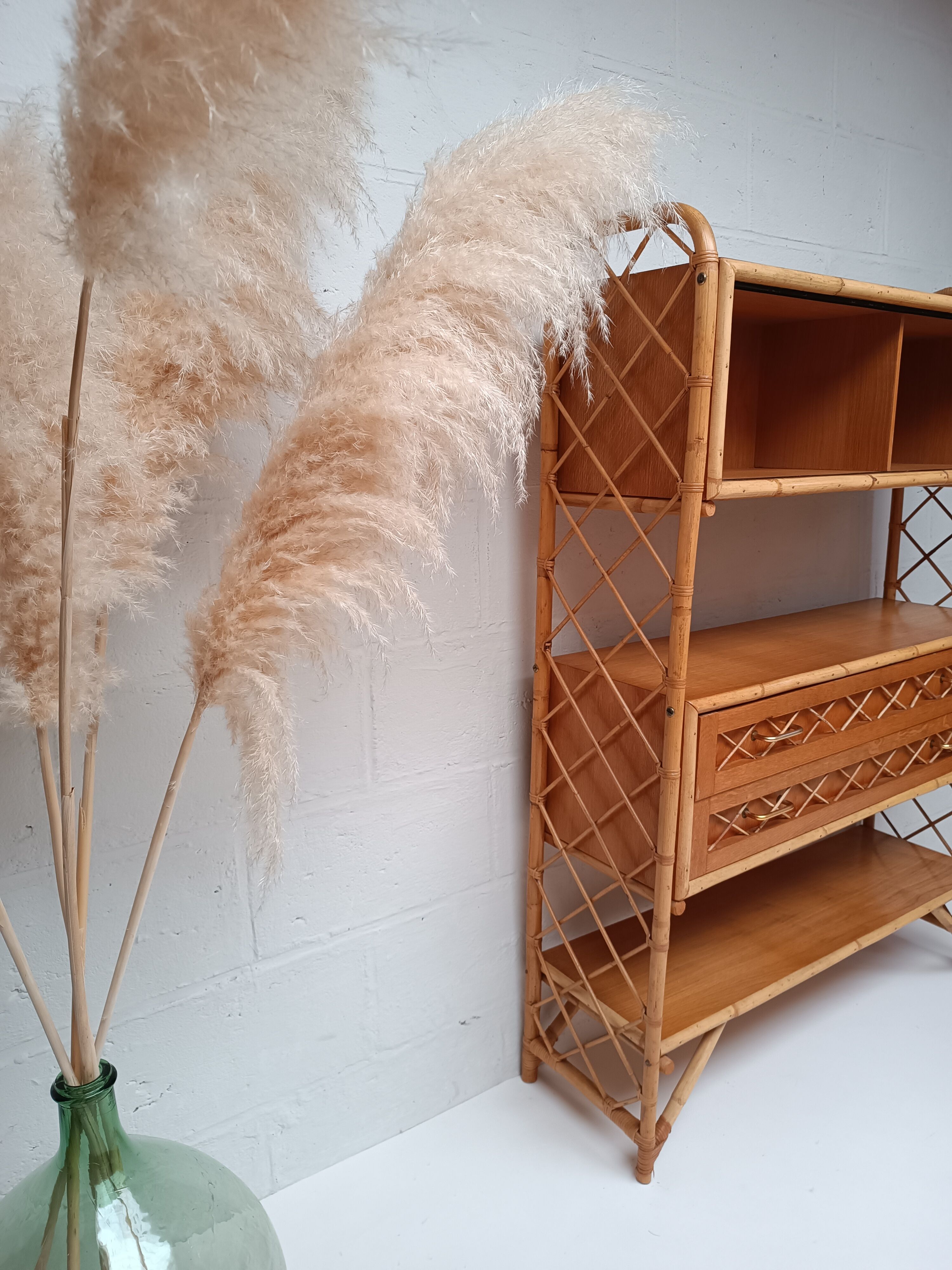 Bookcase shelf vintage in rattan