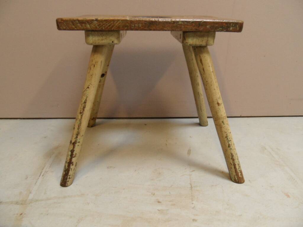 Tabouret de lait vintage