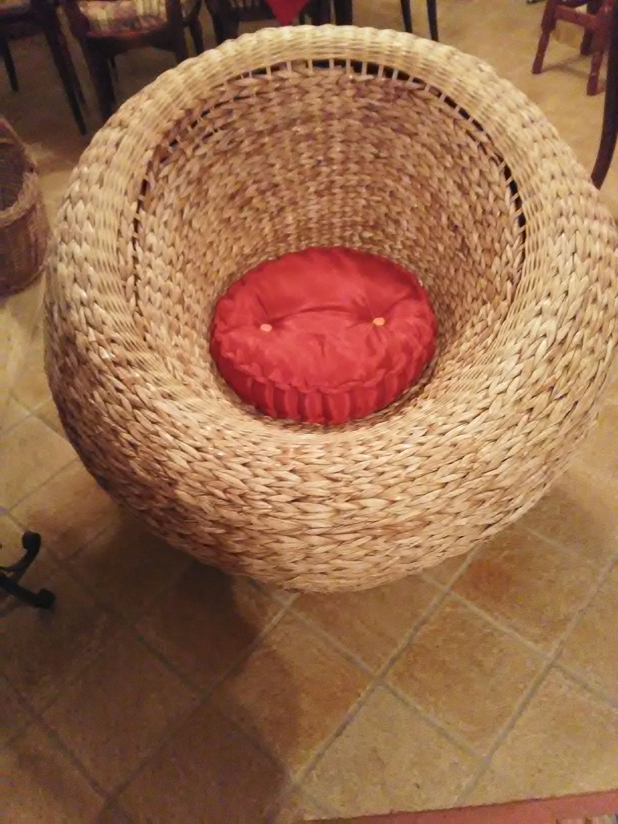 Round outdoor garden chair
