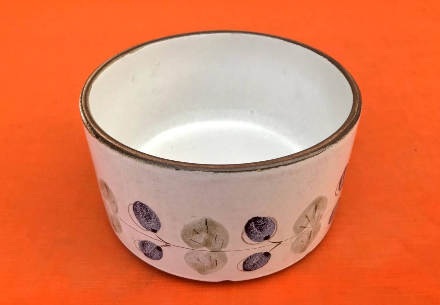 1970s Niderviller earthenware salad bowl "Plums" collection