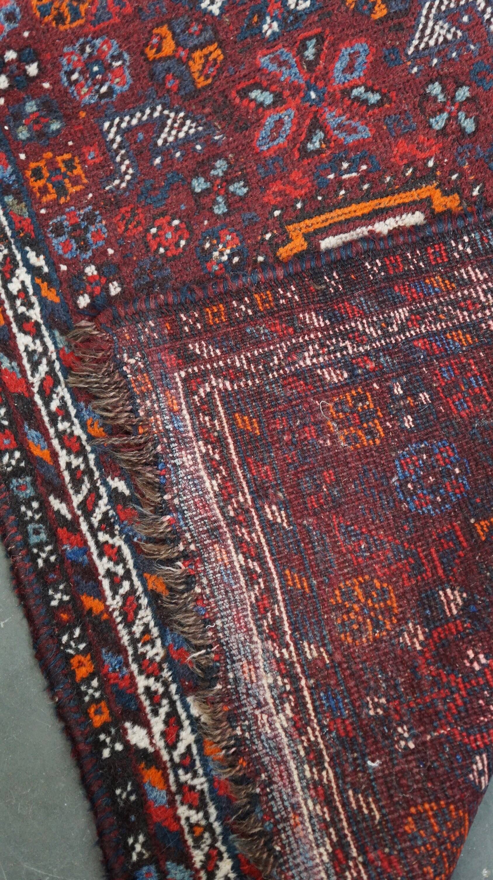 Vintage oriental rug including dark purple 118x82cm