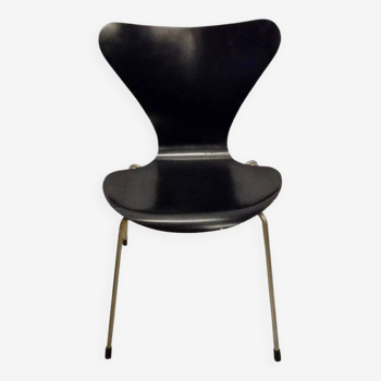 Arne Jacobsen Series 7 Chair