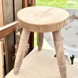Solid airbrushed tripod stool