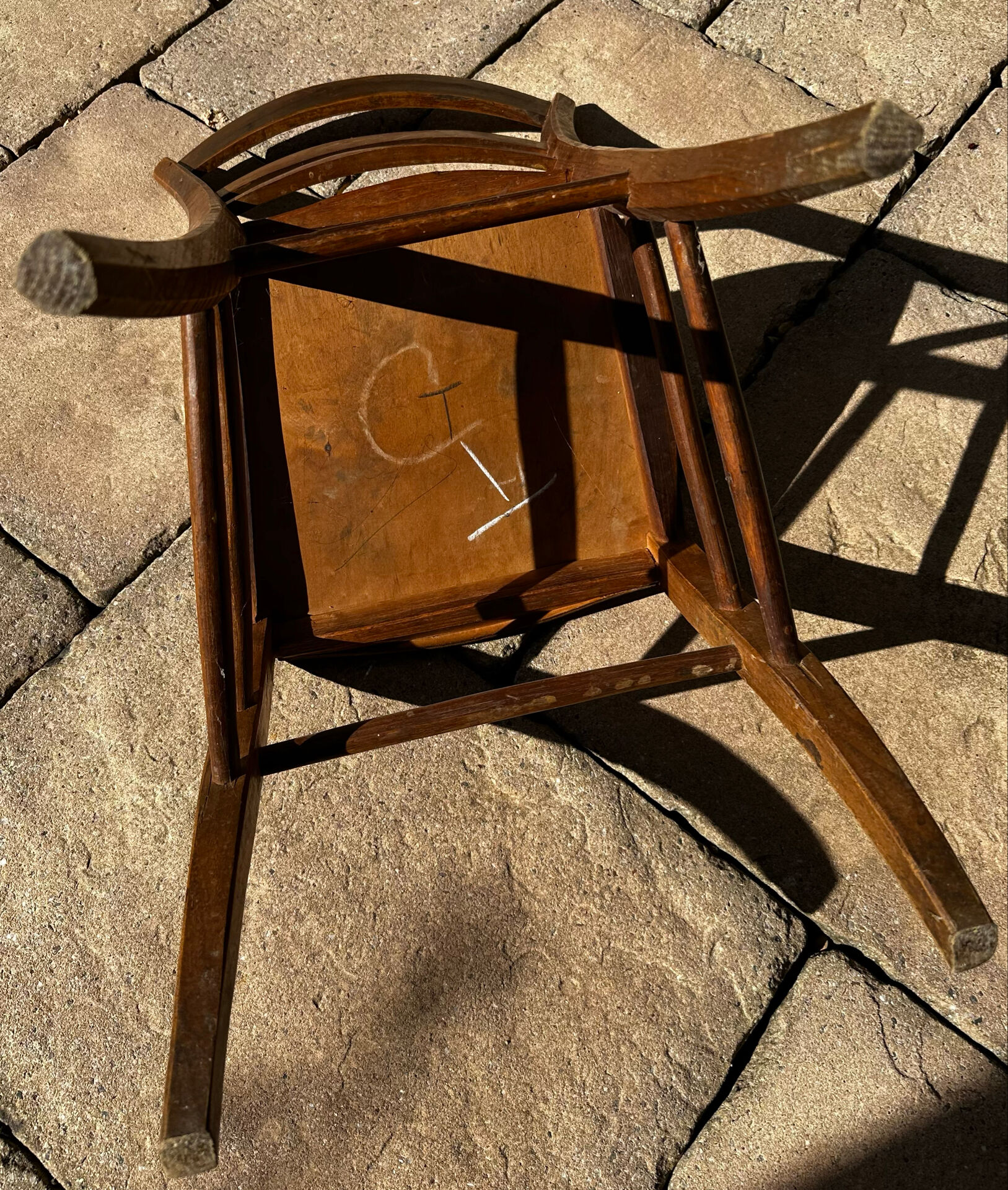 Chaise de bistrot ancienne