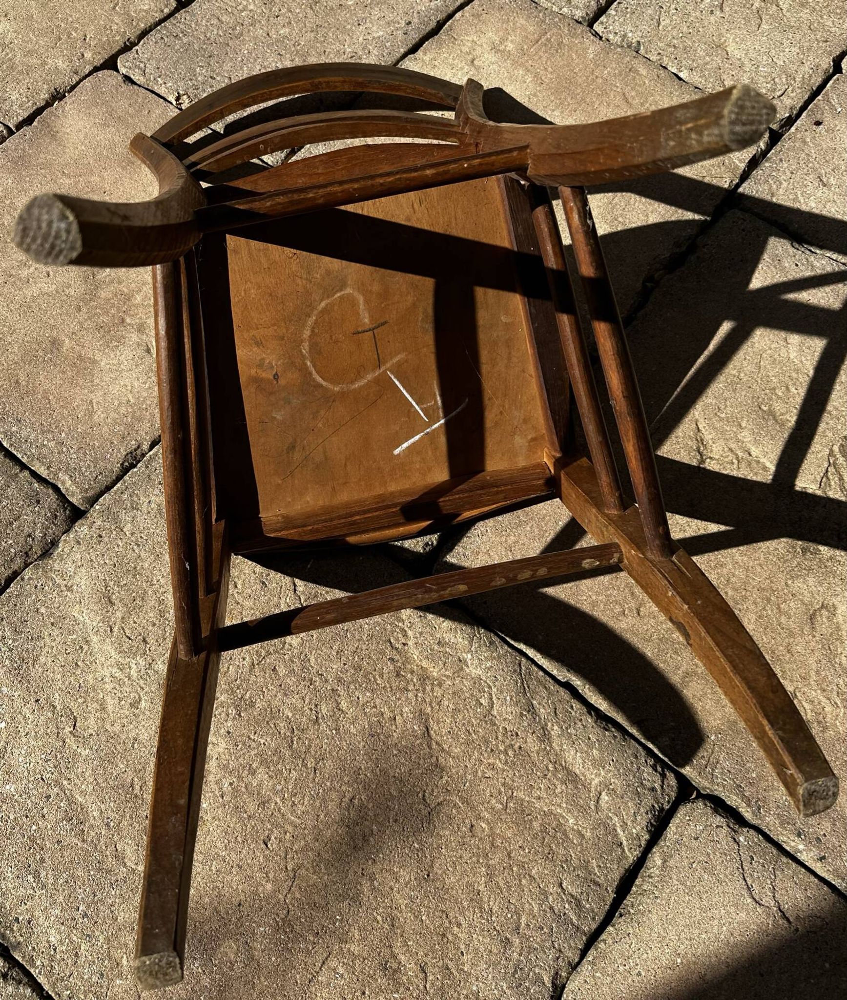 Chaise de bistrot ancienne