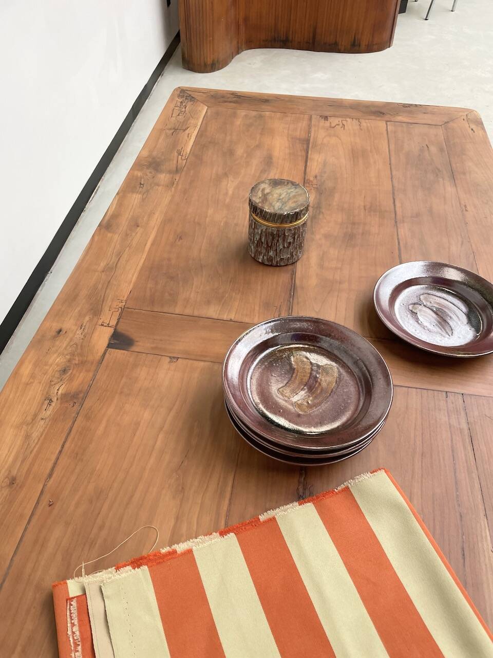 Walnut silk table 1900