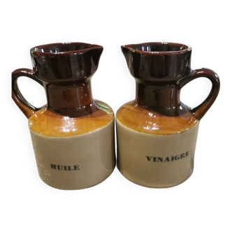 Set of 2 pitchers vintage