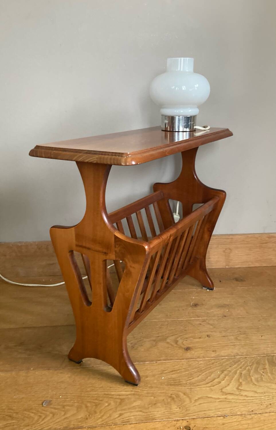 Vintage magazine rack with shelf, Solid cherry wood side table from the 1990s