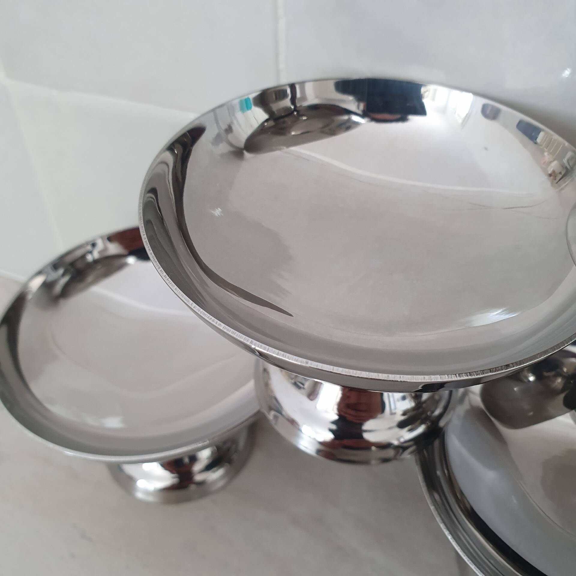 Dessert / ice cream bowls in stainless steel, Guy Degrenne style.