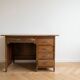 Bureau industriel vintage en bois massif brun