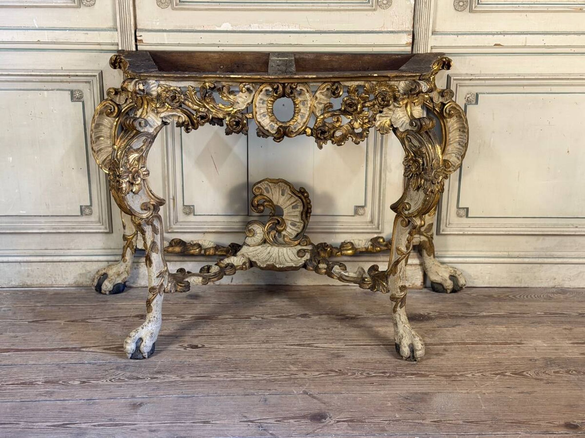 Console en bois peint et doré, Italie, XVIIIème siècle