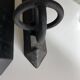 Paire de chenets modenistes en fonte 1950