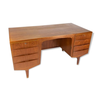 Desk in teak of danish design from the 1960