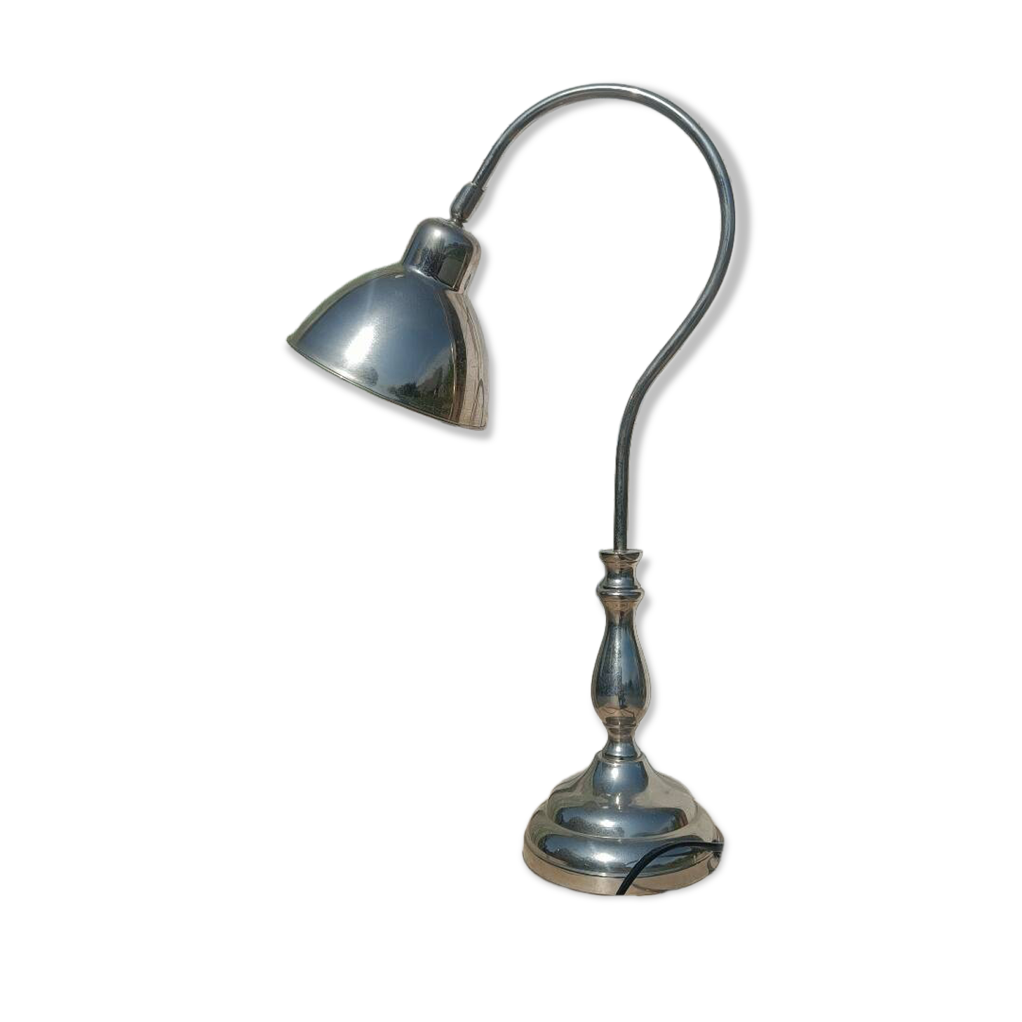 Chrome metal design table lamp – swan neck style