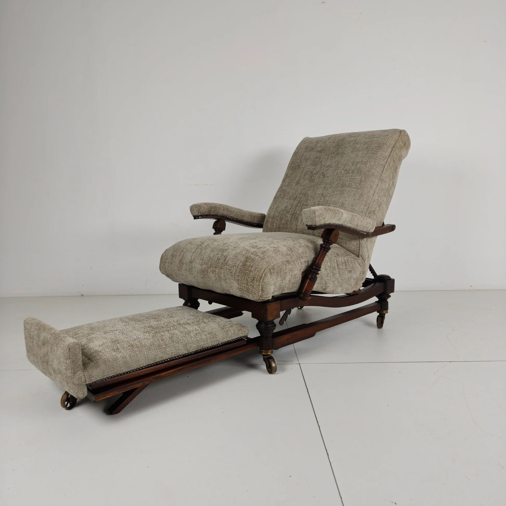 English reclining library chair (circa 1860)