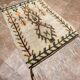 Tapis marocain Azilal fait main, tapis berbère en laine tissé à la main.