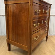 Small chest of drawers in Louis XVI style