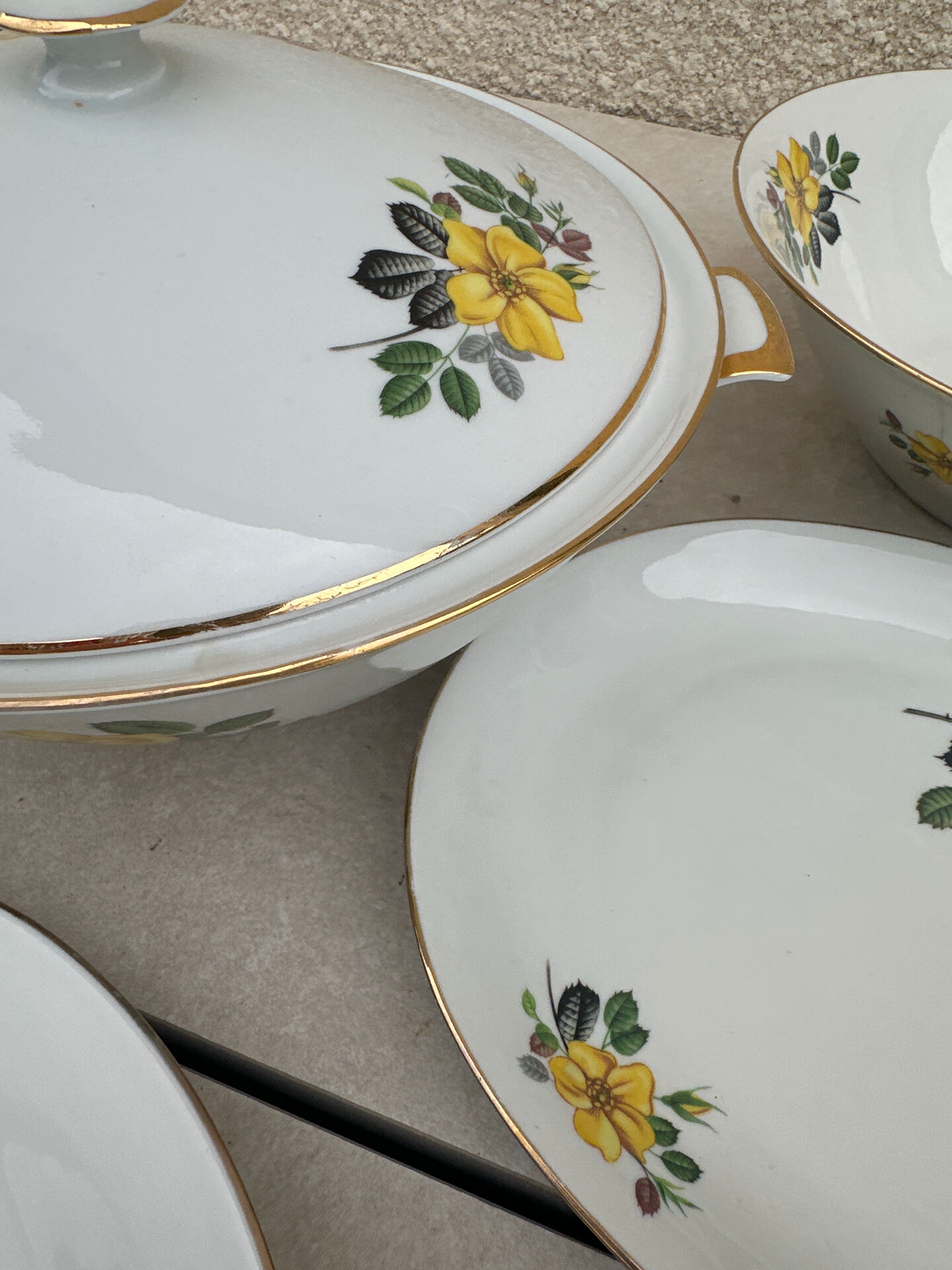 Set of porcelain dishes