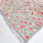 Tapis berbère marocain Boujaad coloré dimensions 2,37x1,59m