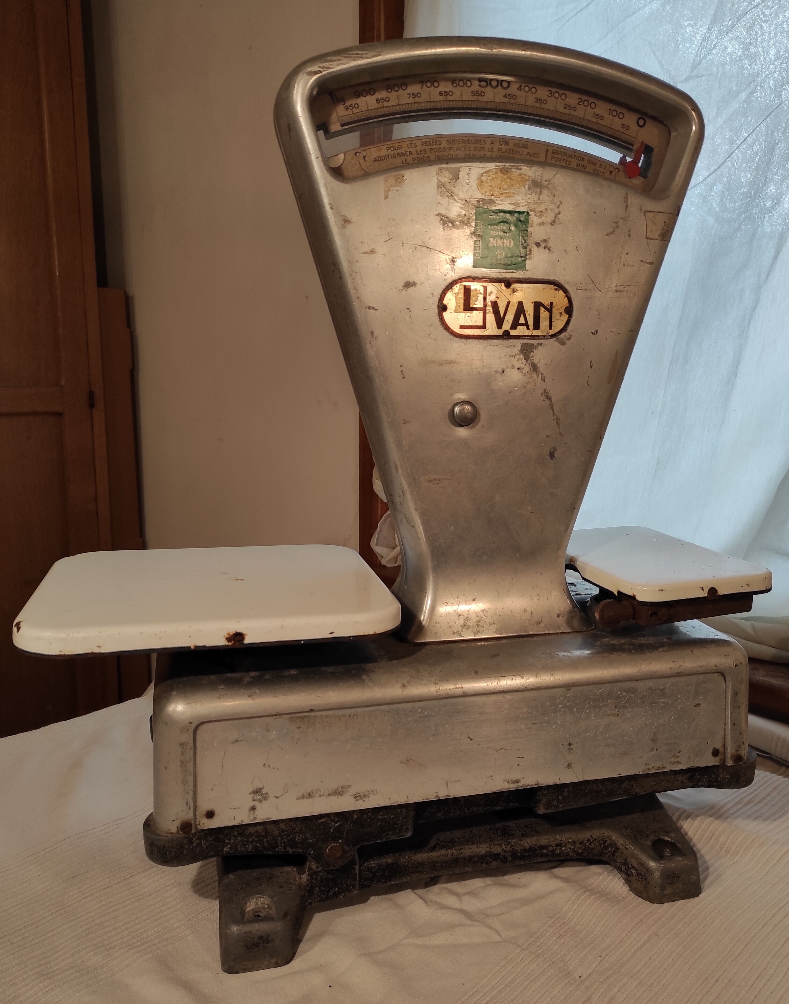 Old scale 1960 in aluminum