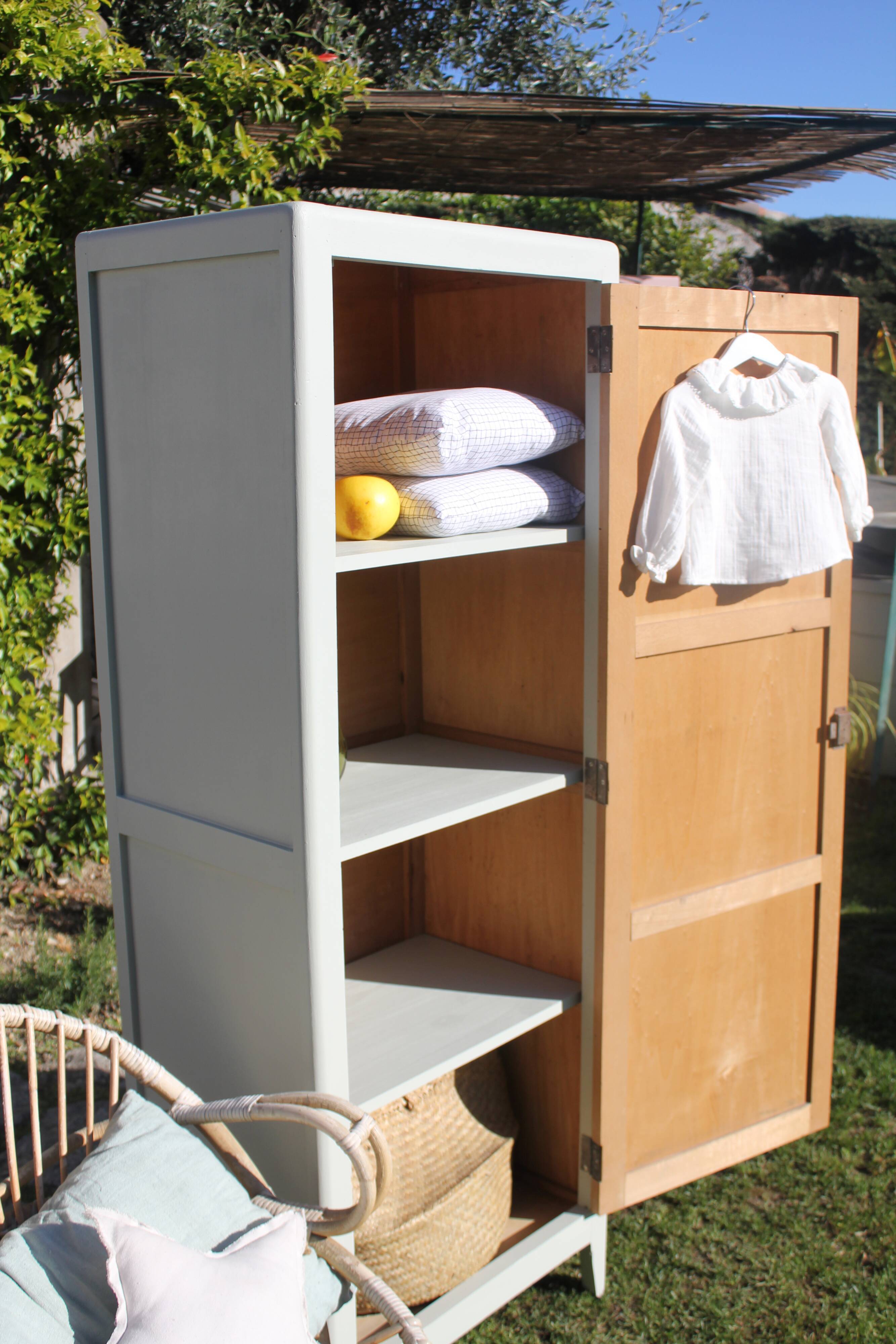 Old bonnetière revisited in sweet almond green