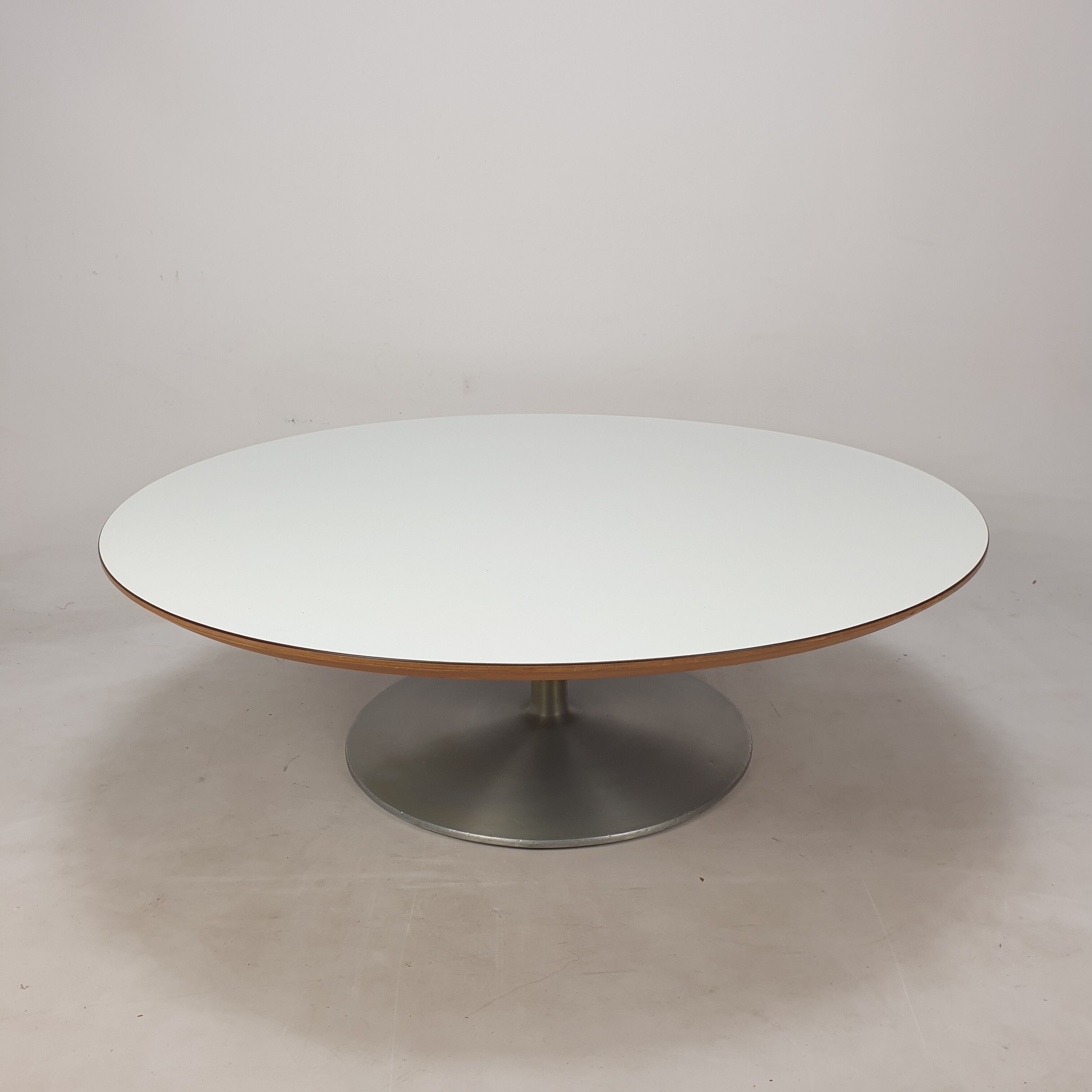 "Circle" Coffee Table by Pierre Paulin for Artifort, 1970's