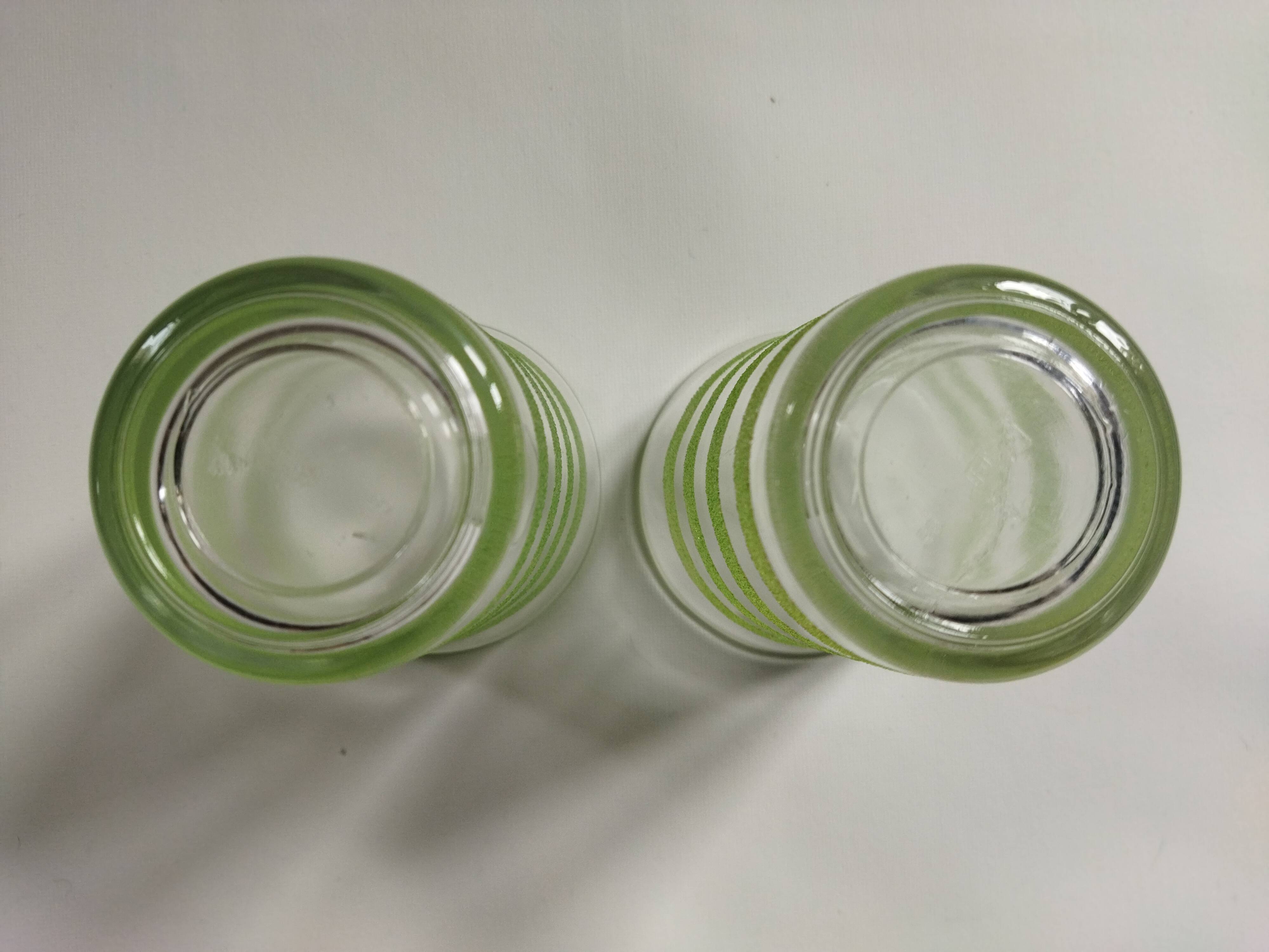 Deux verres granités VHF
