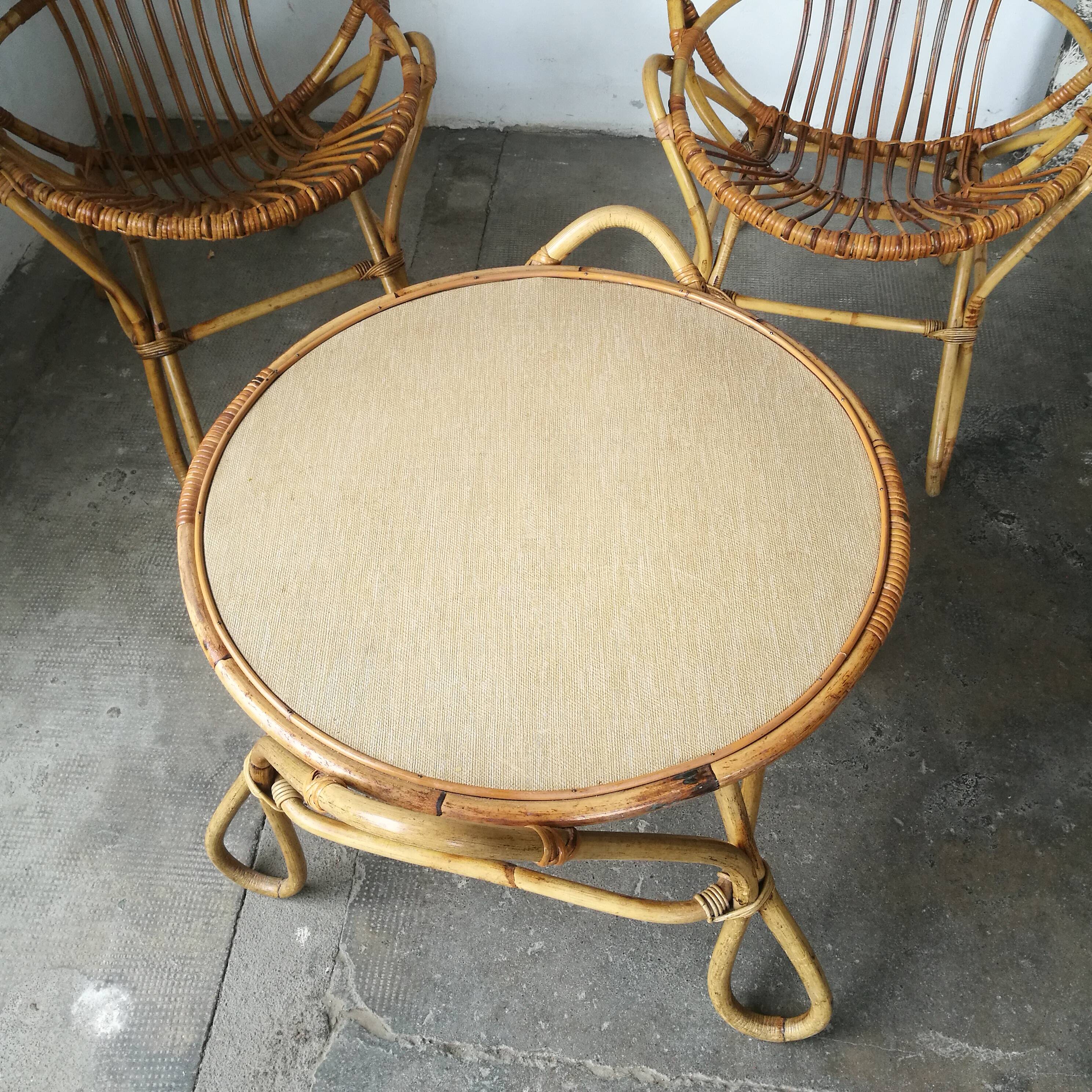 Rattan set 2 armchairs and 1 table