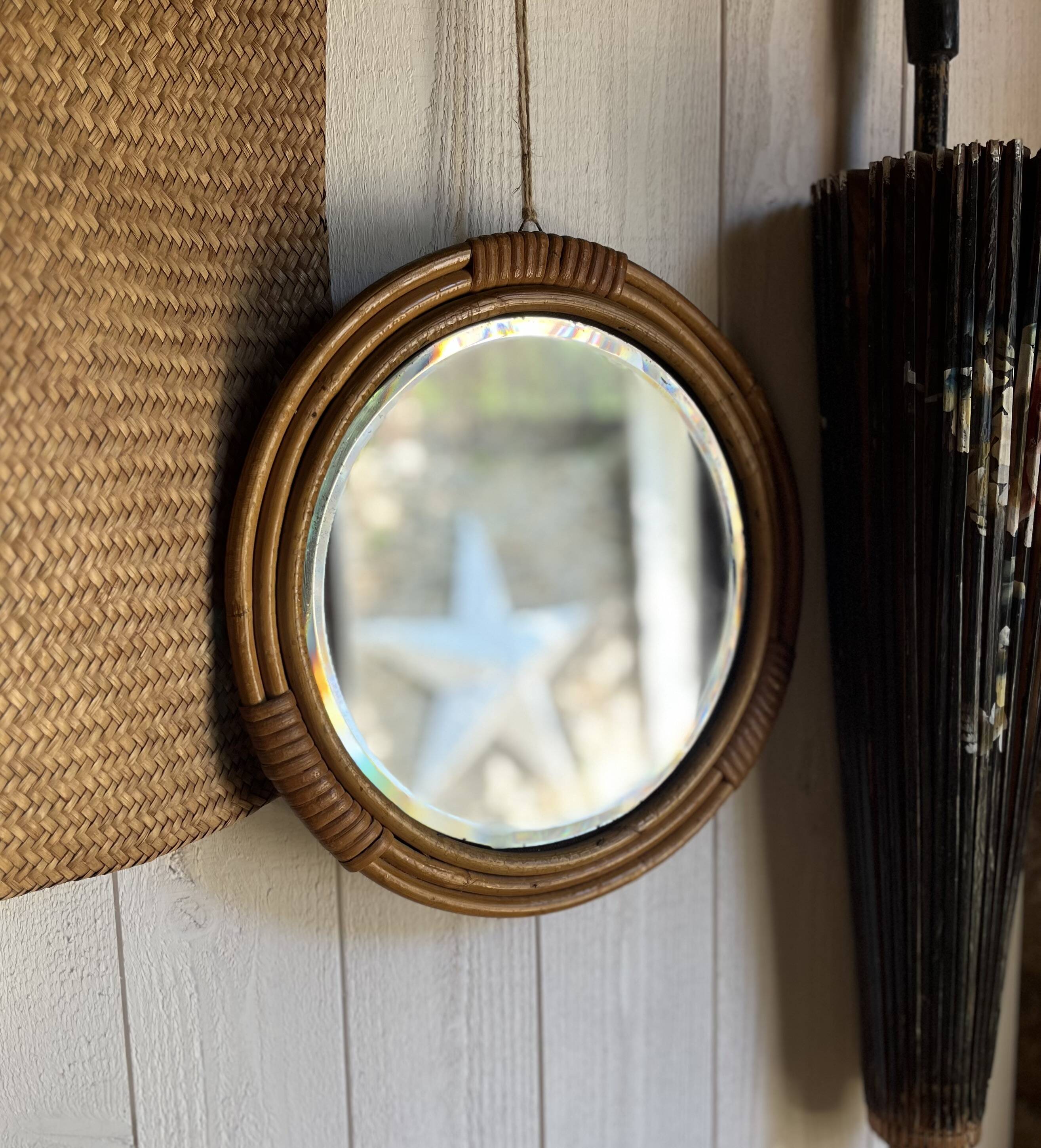 Miroir vintage en rotin