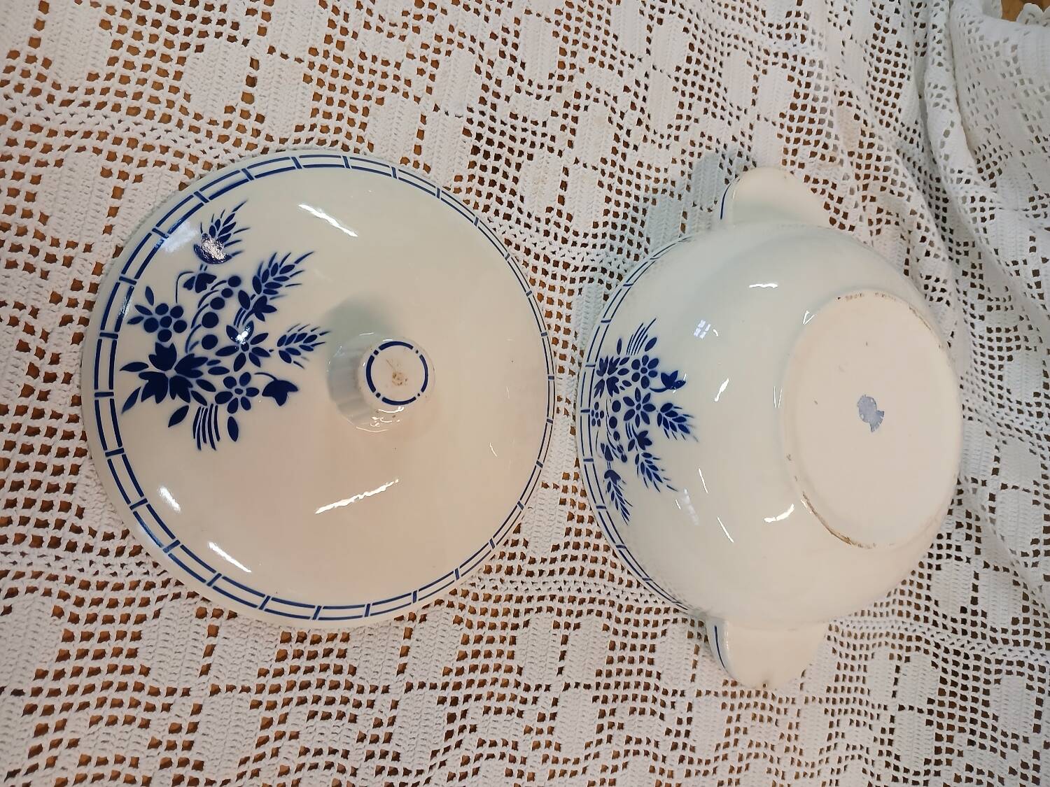 Antique soup tureen Badonviller