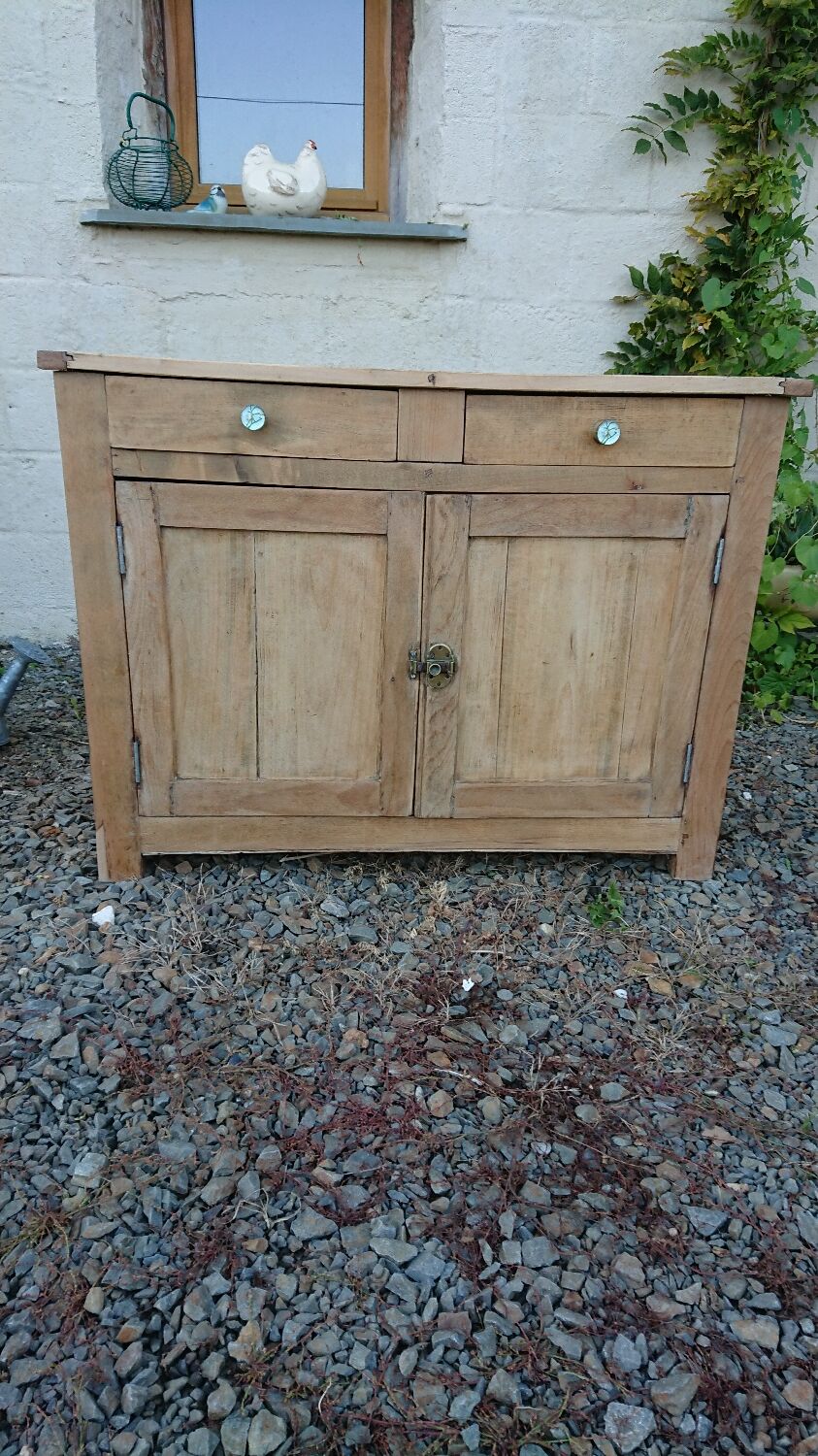 Parisian style country buffet