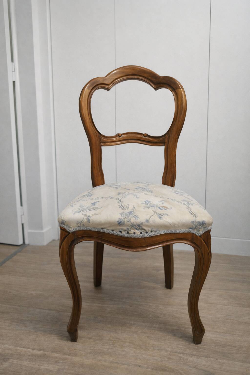 Set of 5 antique Louis-Philippe style chairs – 19th century