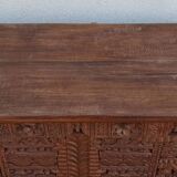 Coffre haut ancien en bois