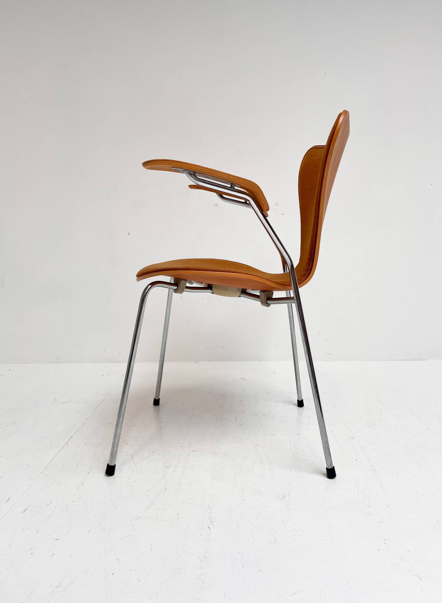 Wooden 3207 chair by Arne Jacobsen for Fritz Hansen, 1980s