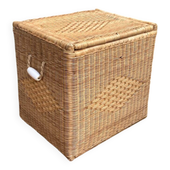 Coffre en osier vintage