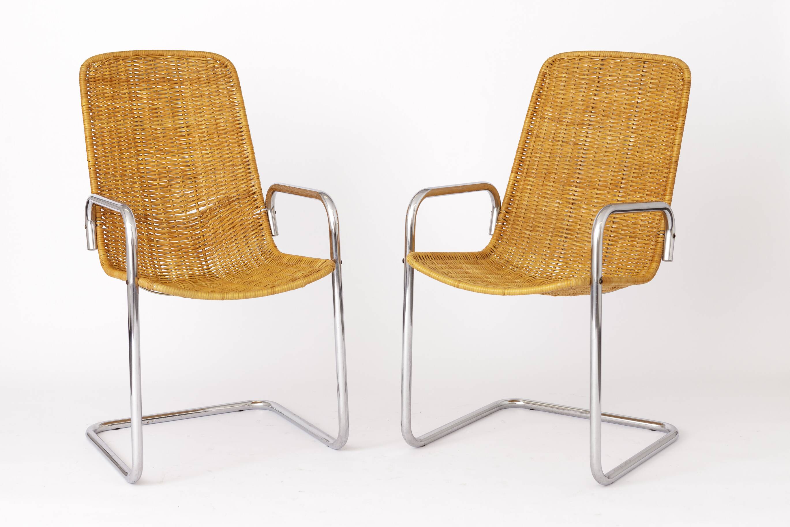 2 Cantilever Chairs 1970s - Italy