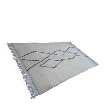 Handwoven Moroccan rug - Berber design - handmade in wool - 252 x 146 cm