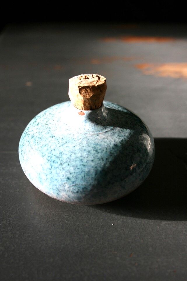 Ceramic spherical pot